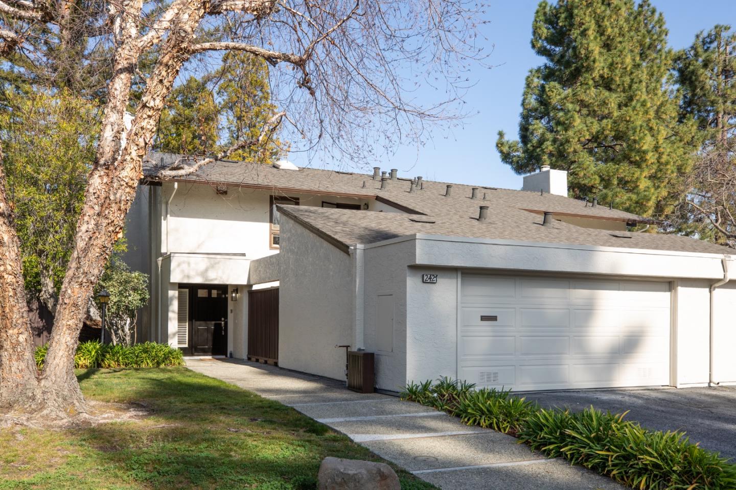 2427 Sharon Oaks Drive