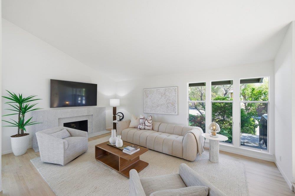 3162 La Mesa Drive
