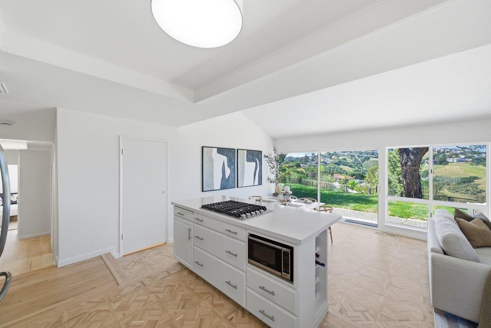 3162 La Mesa Drive