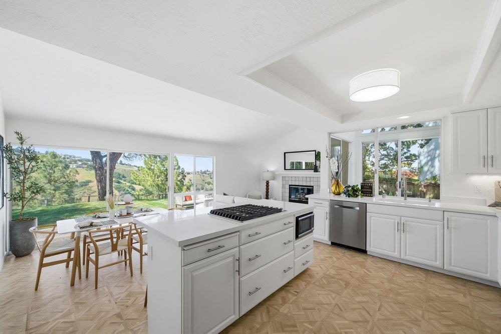 3162 La Mesa Drive