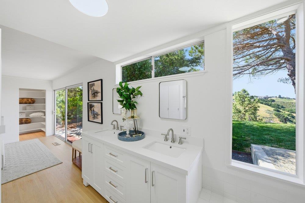 3162 La Mesa Drive