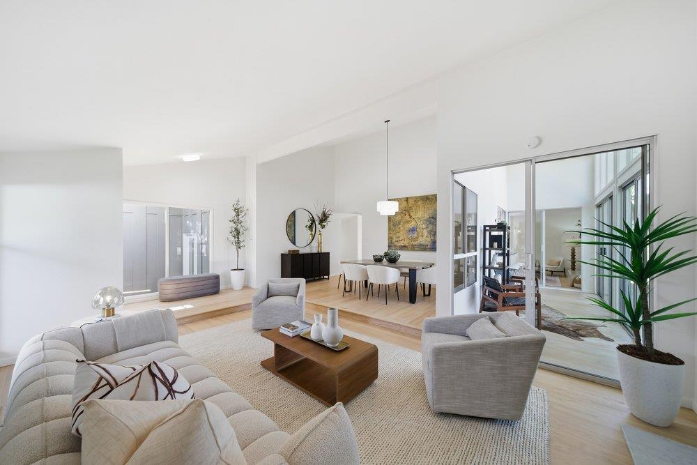 3162 La Mesa Drive