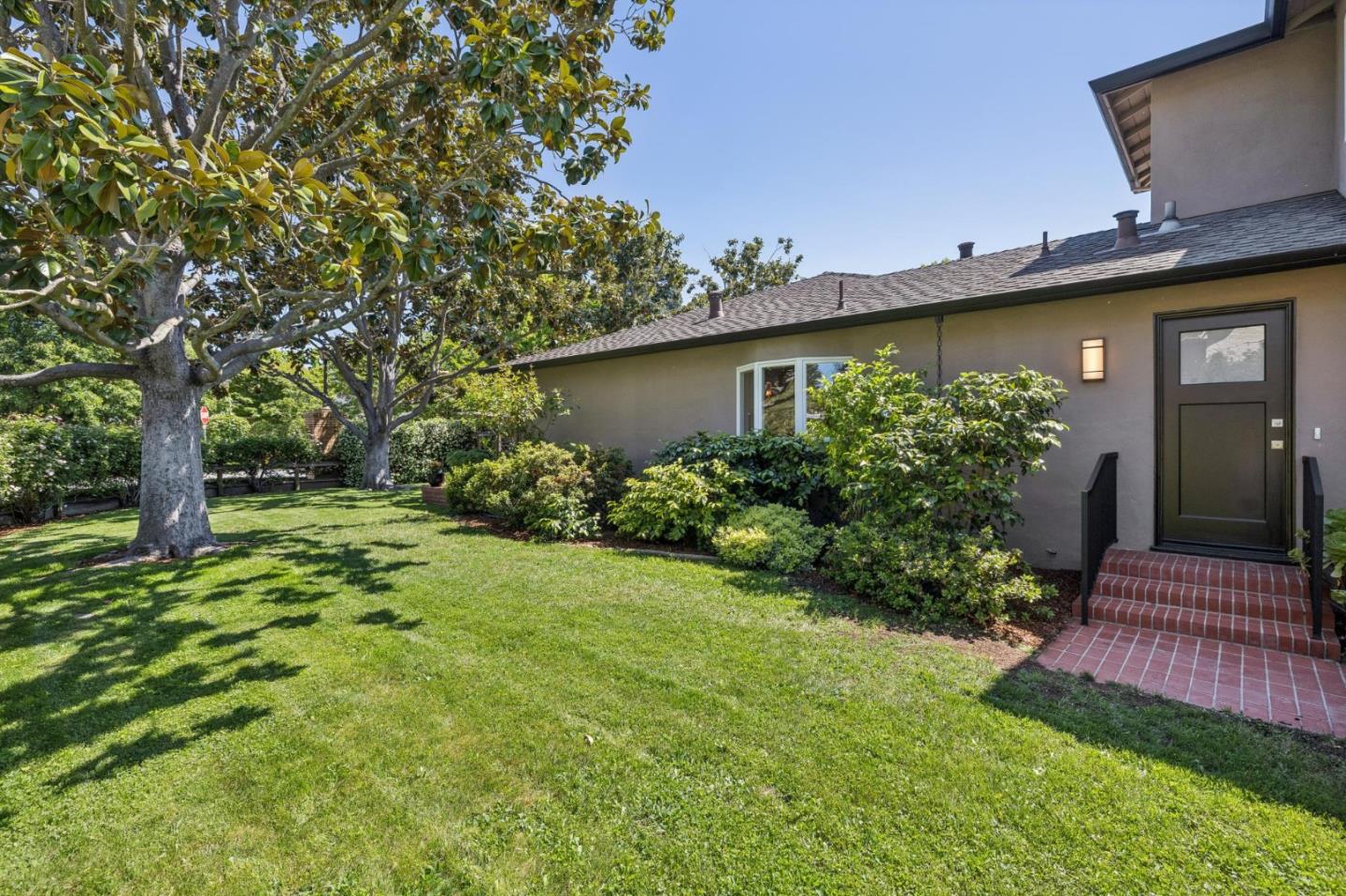 1800 Oakdell Drive