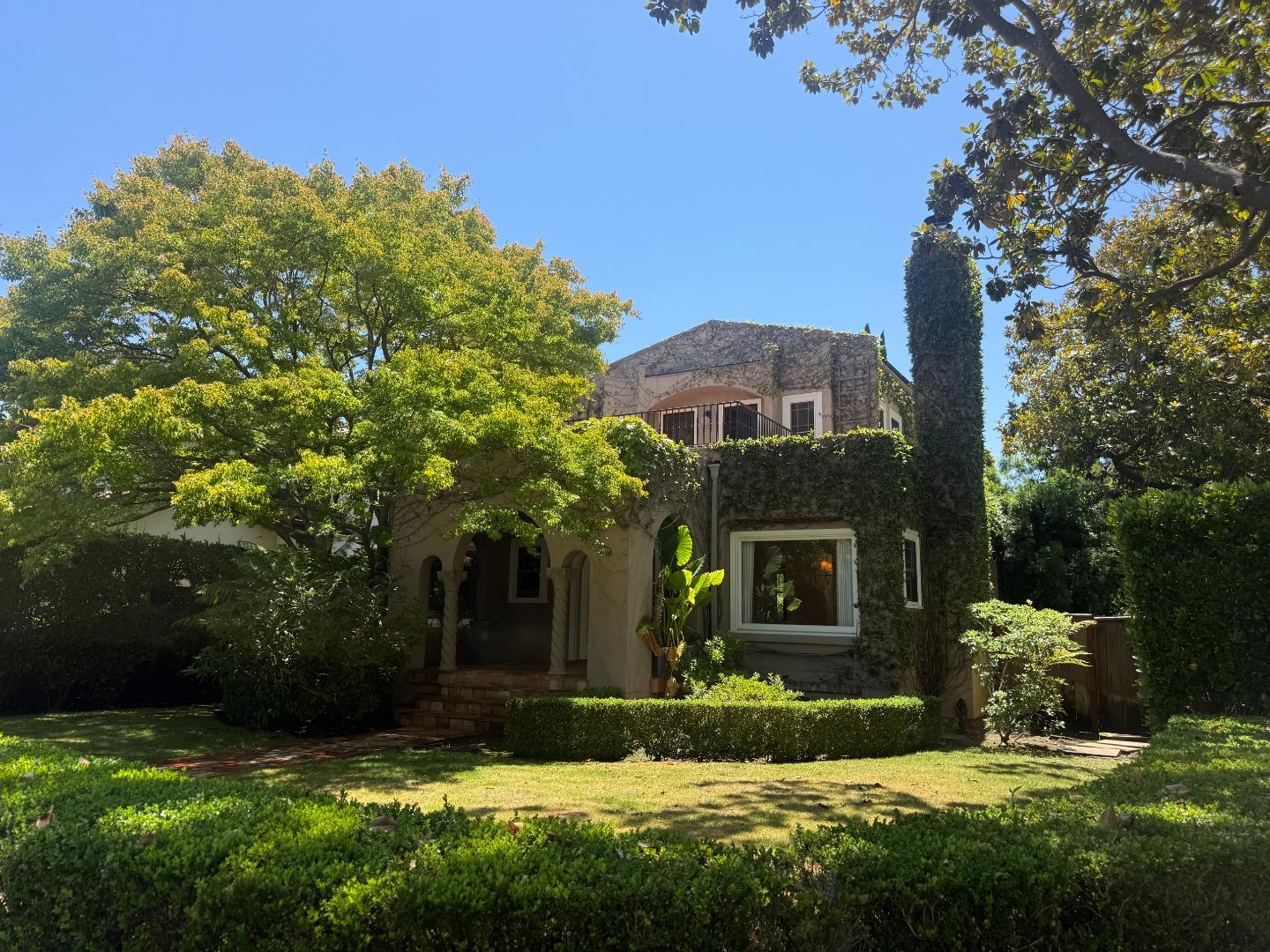 804 Lincoln AVE