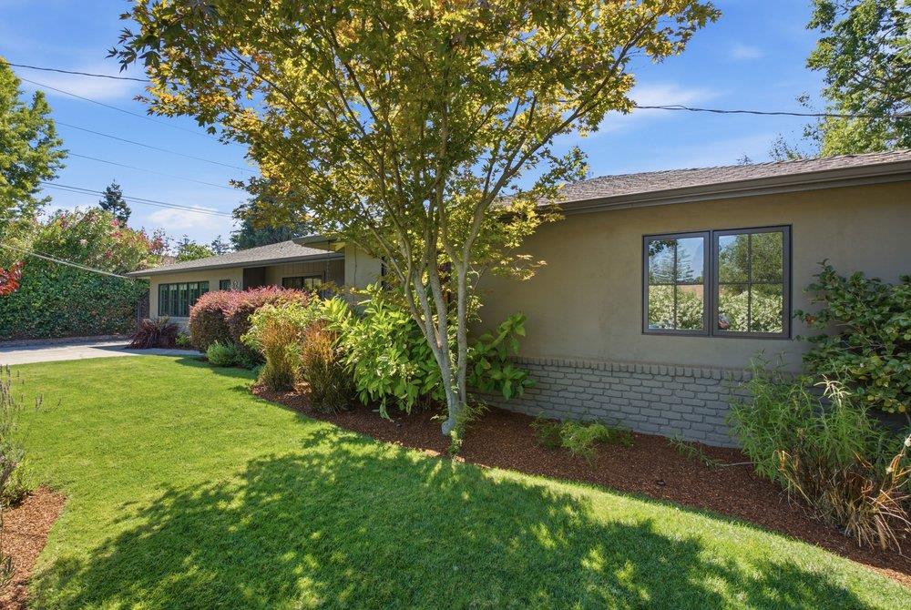 624 Tomi Lea ST