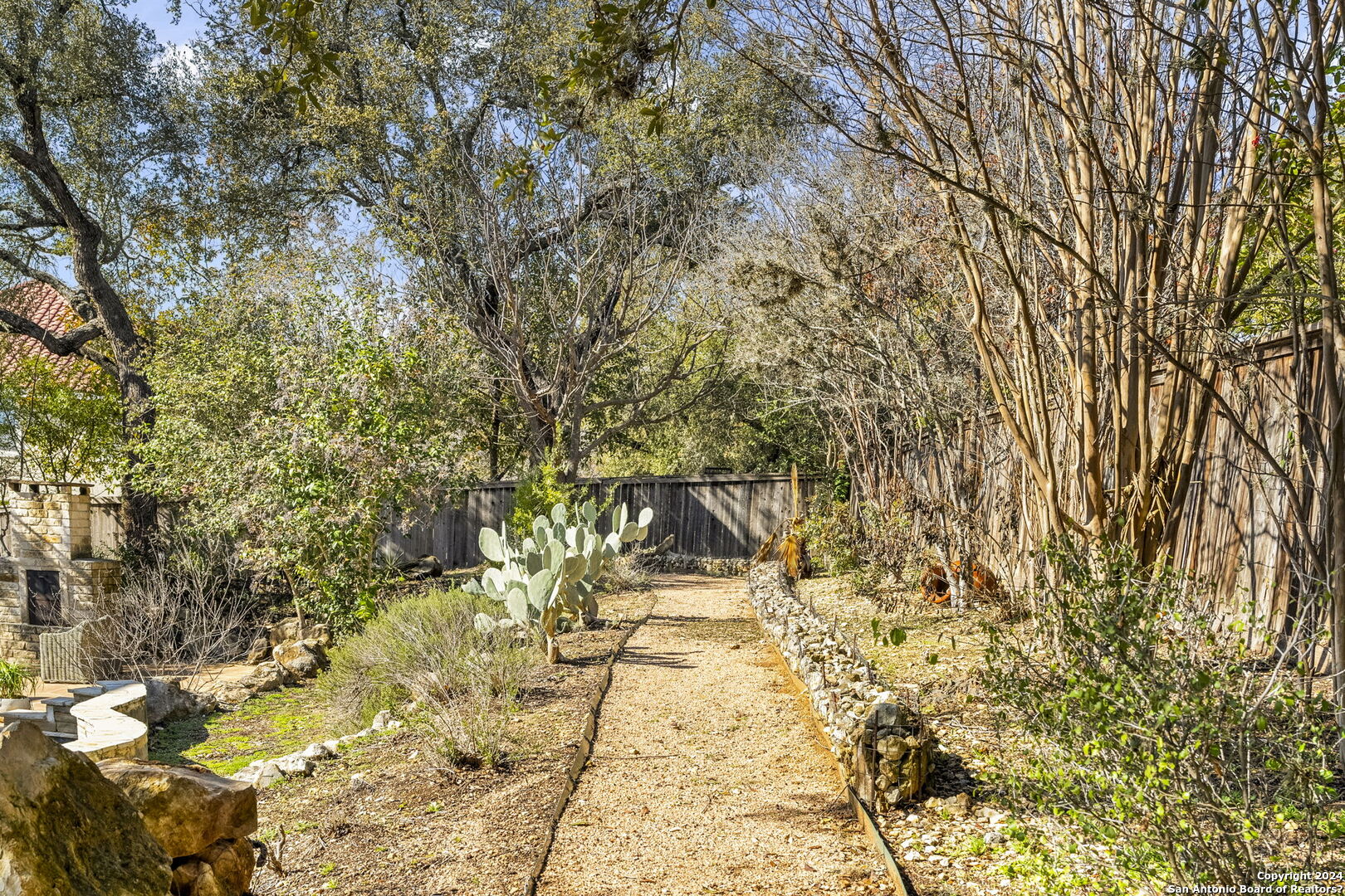 43 Three Lakes Dr