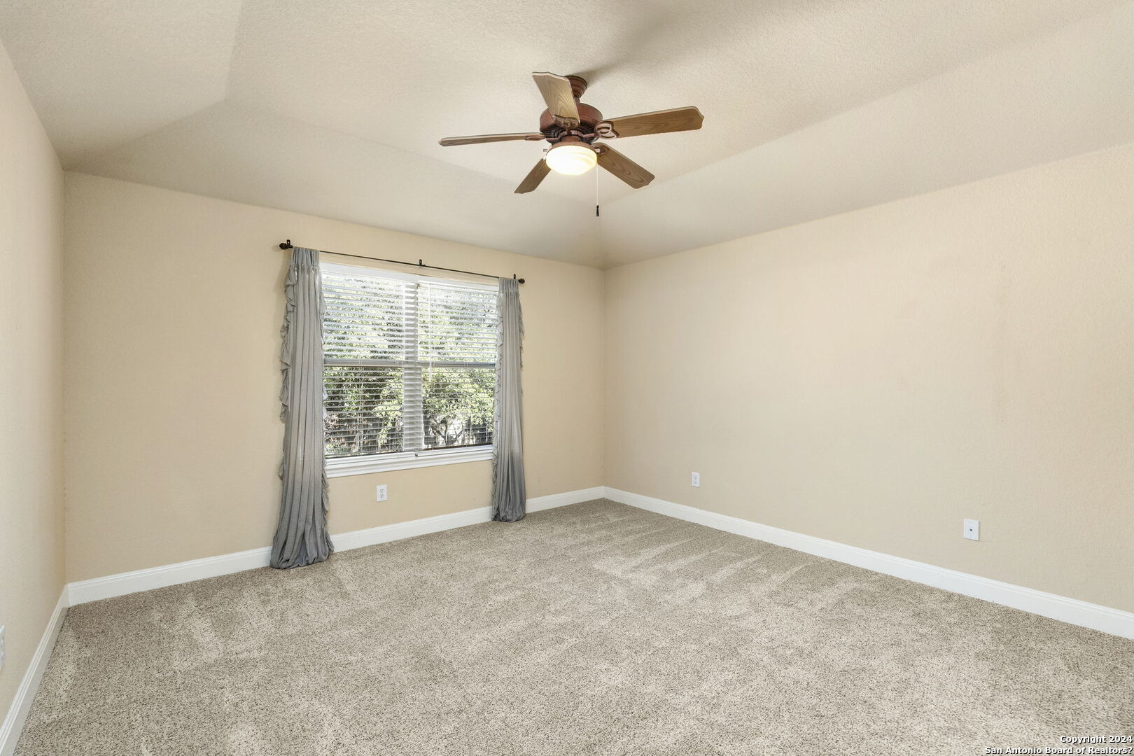 43 Three Lakes Dr