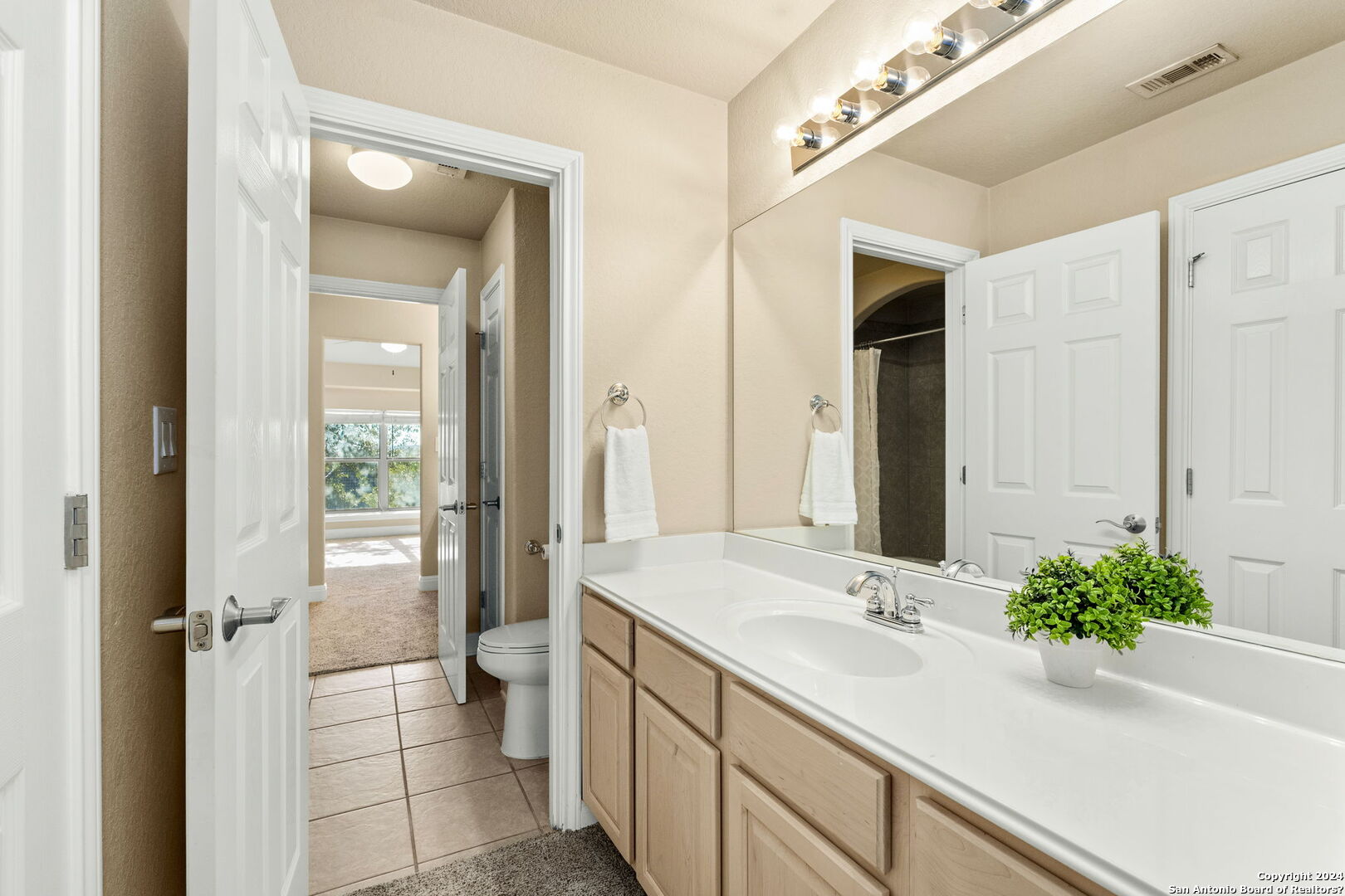 43 Three Lakes Dr