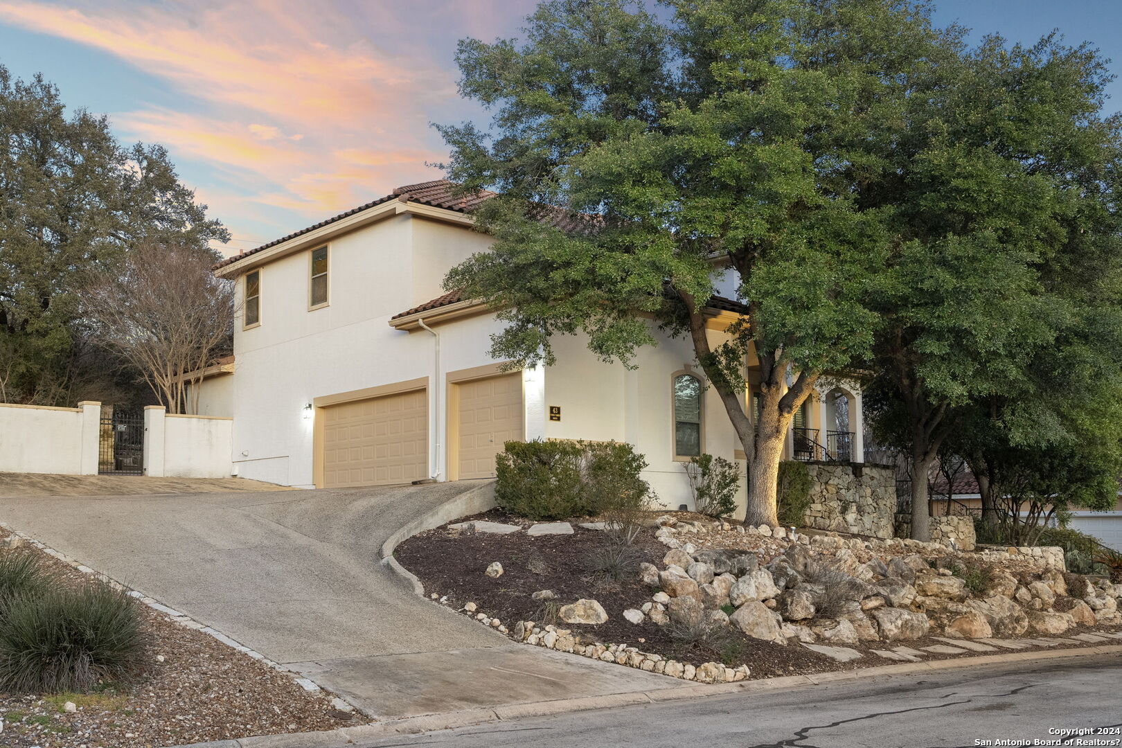 43 Three Lakes Dr