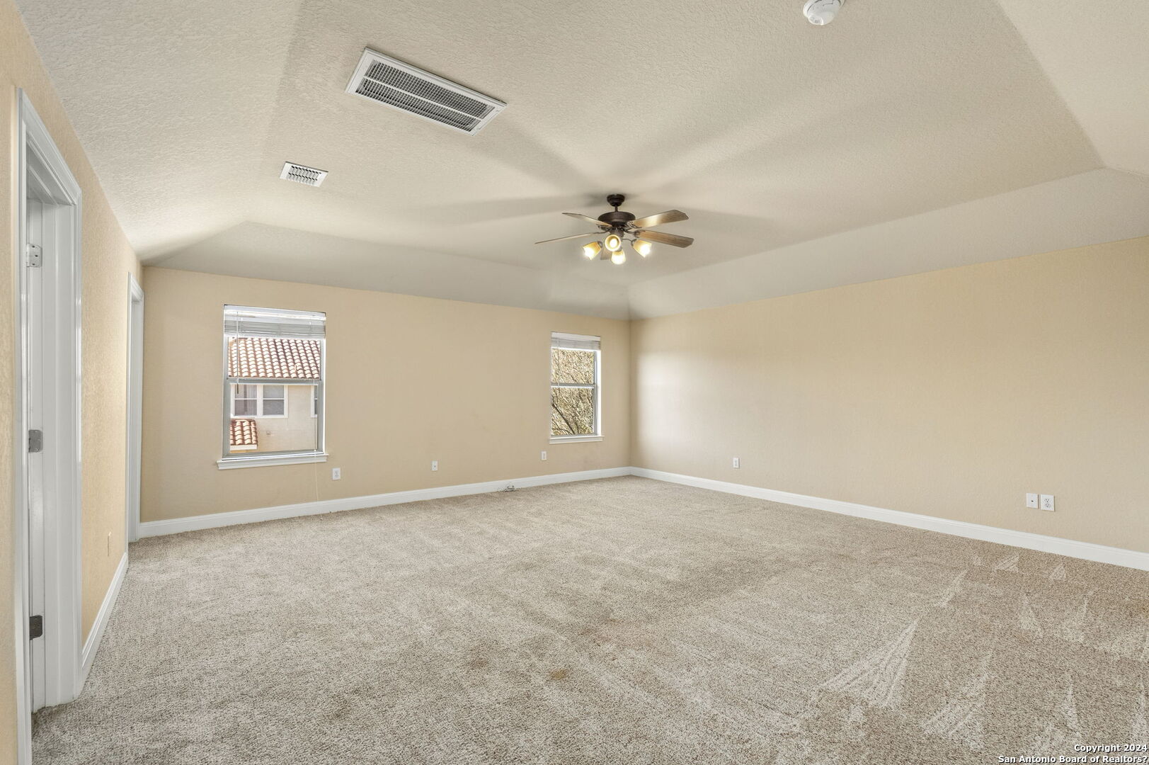 43 Three Lakes Dr