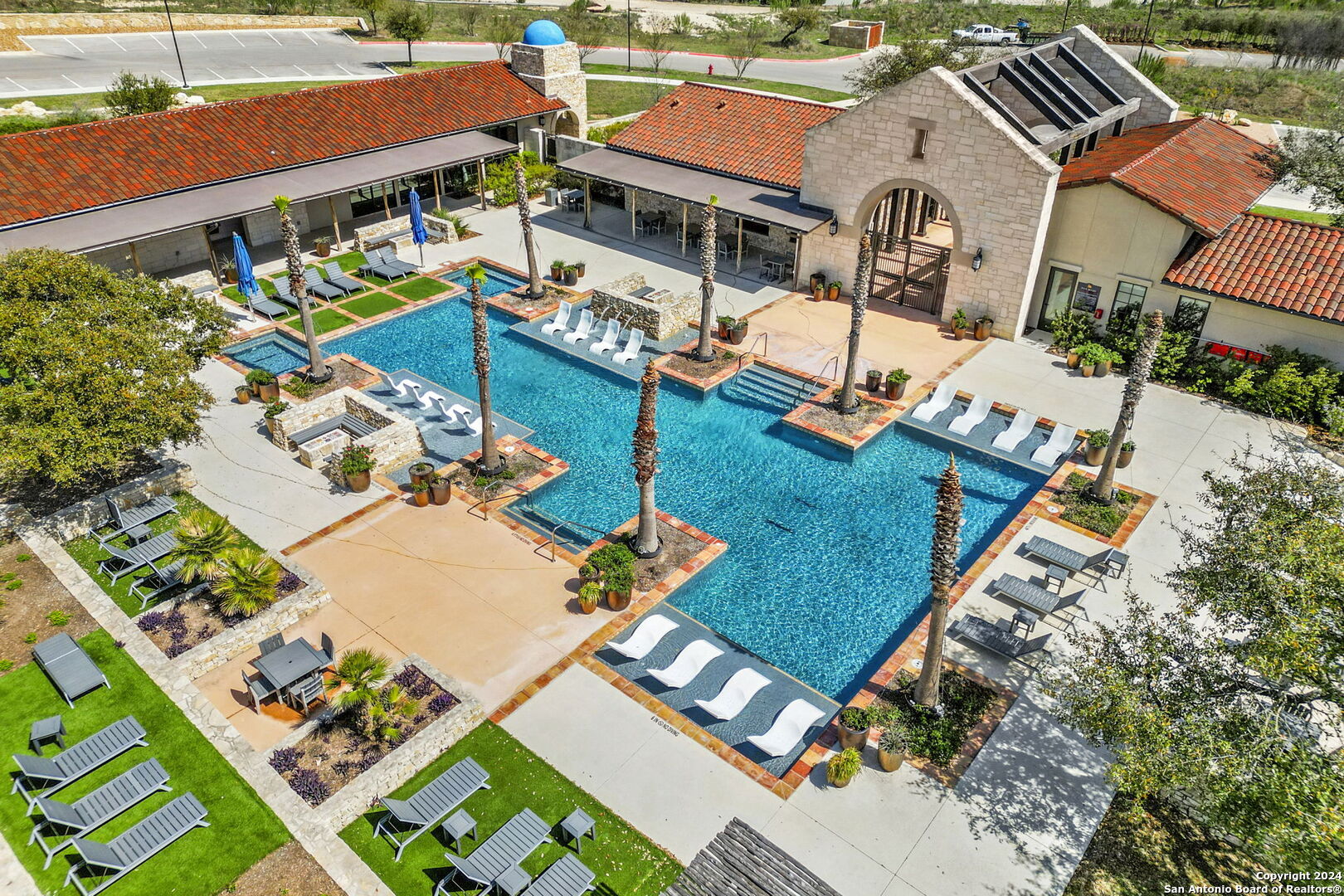 102 CANTINA SKY
