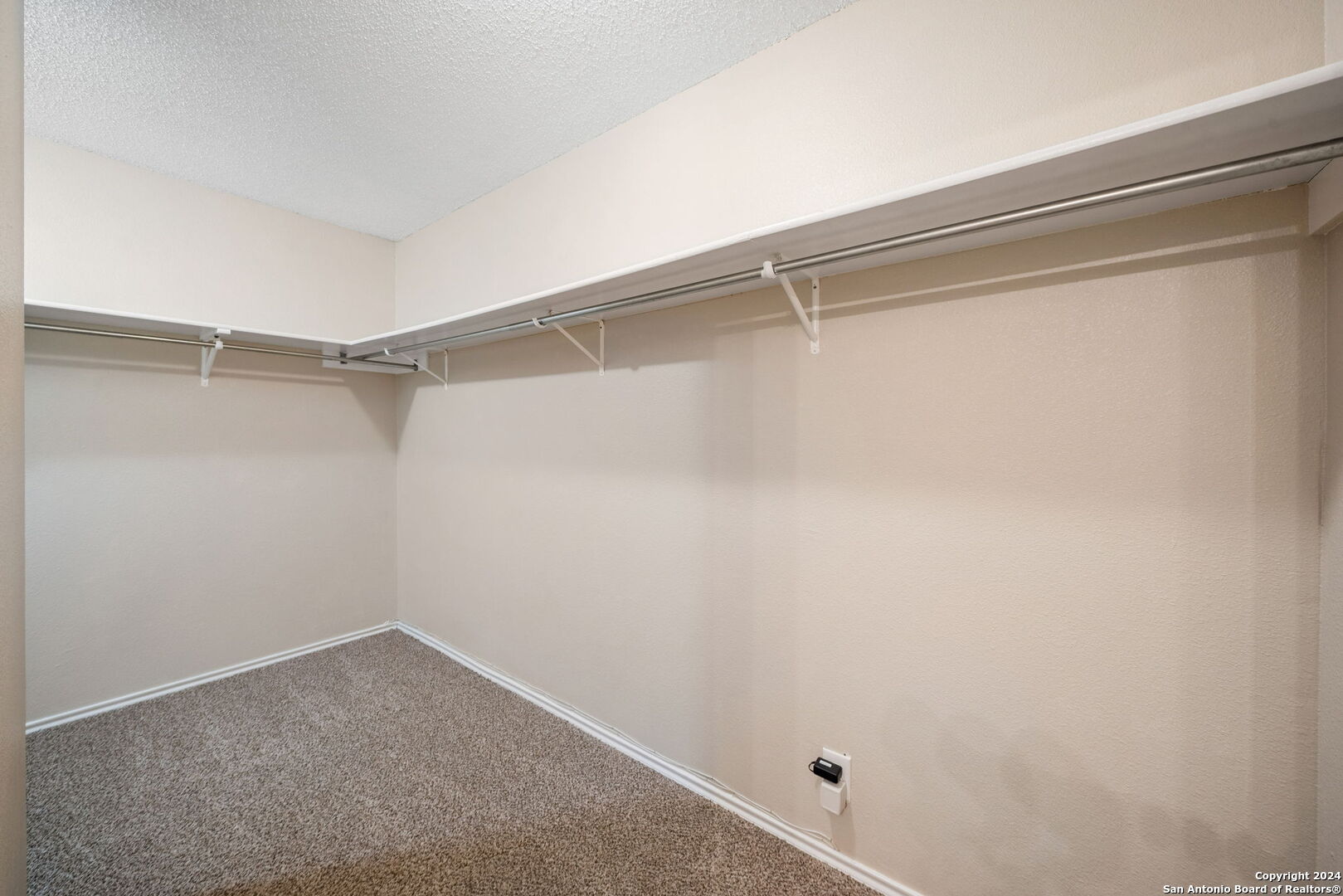 10122 SANDBROOK HILL