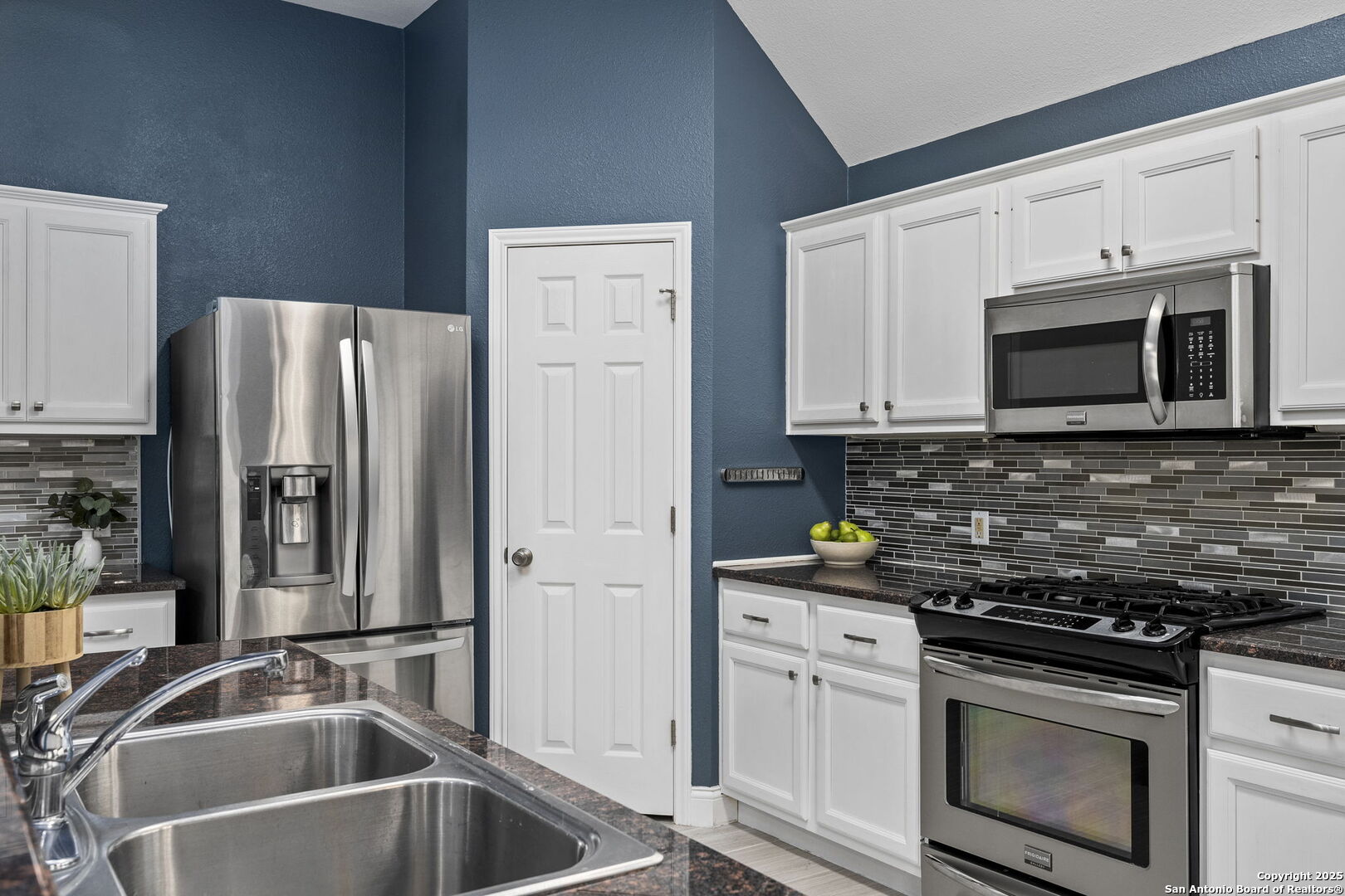 1219 Delmont Ct