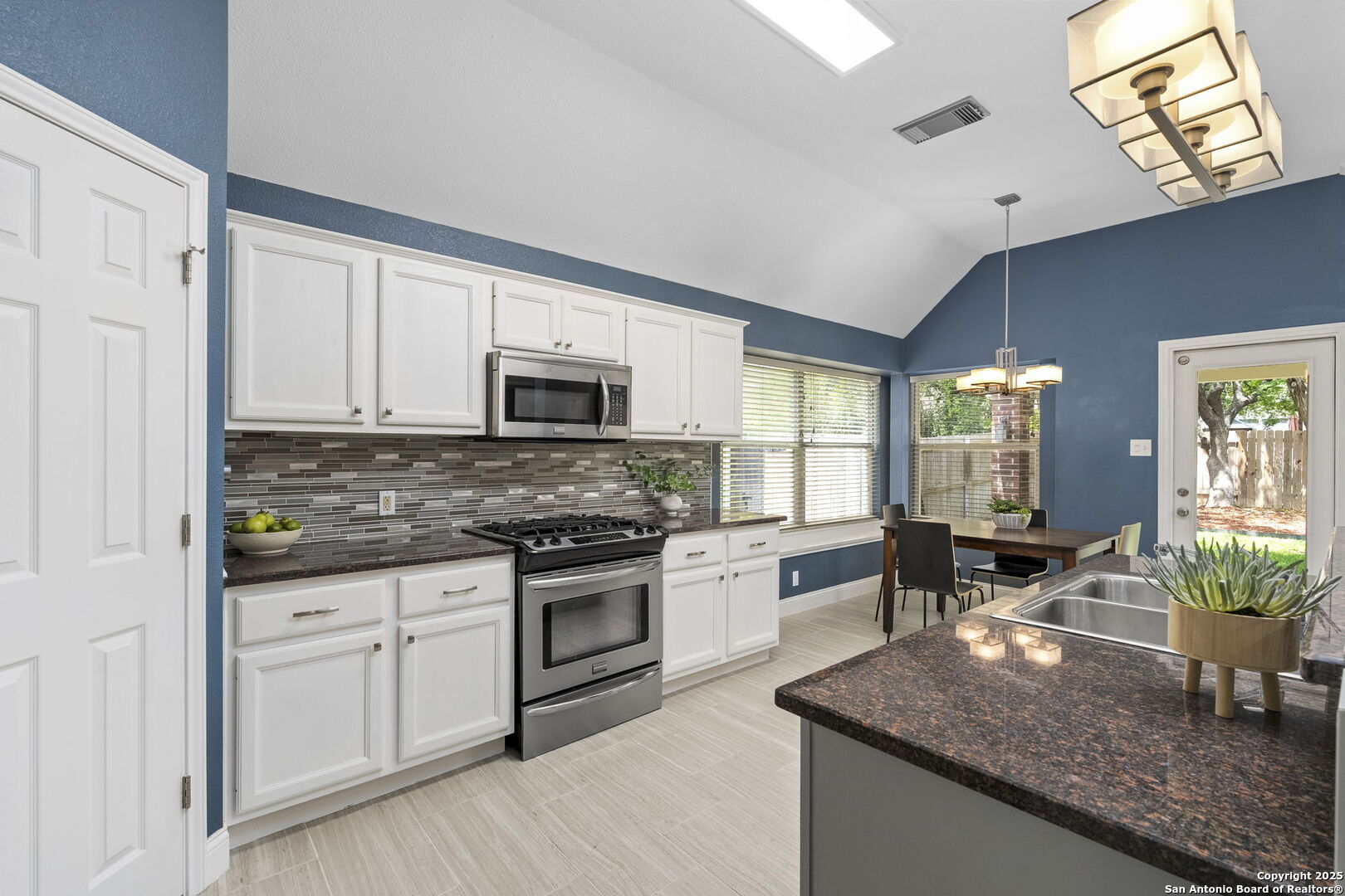 1219 Delmont Ct