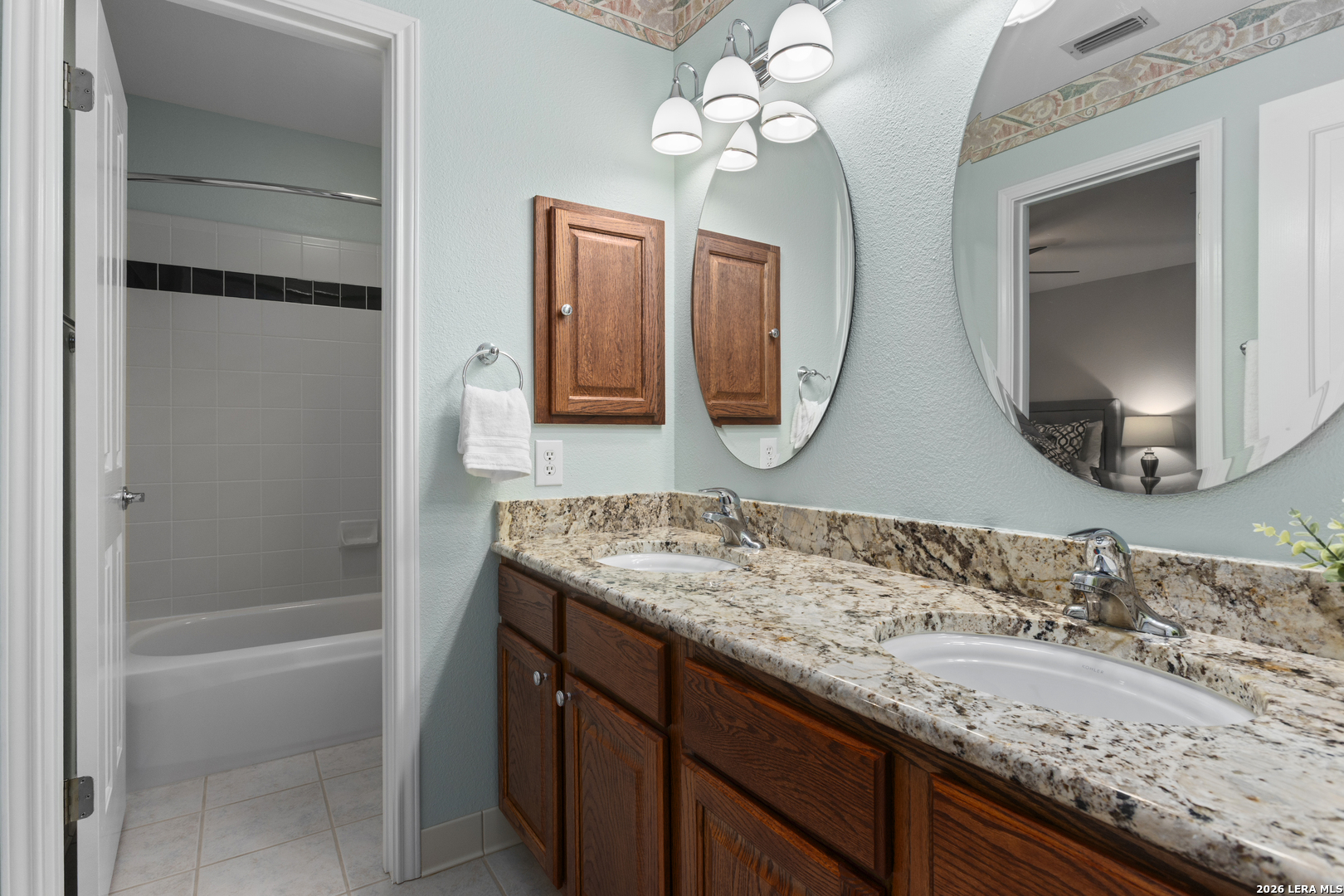 1319 Belclaire