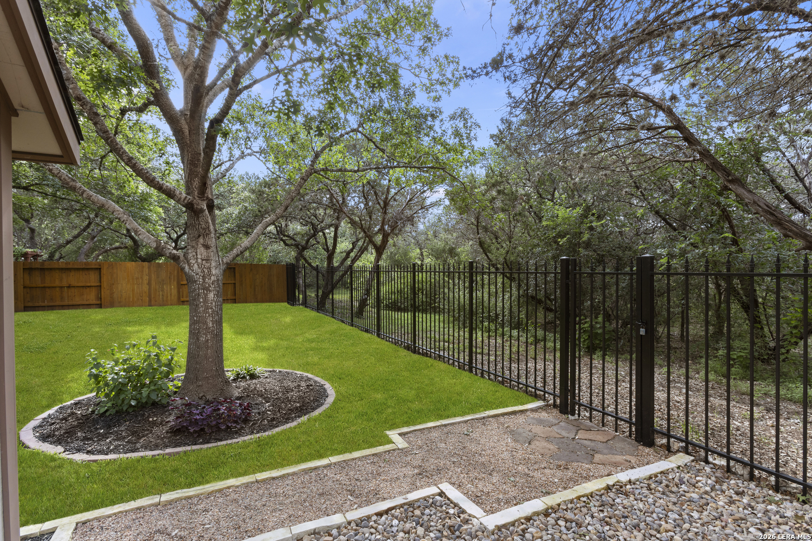 1319 Belclaire
