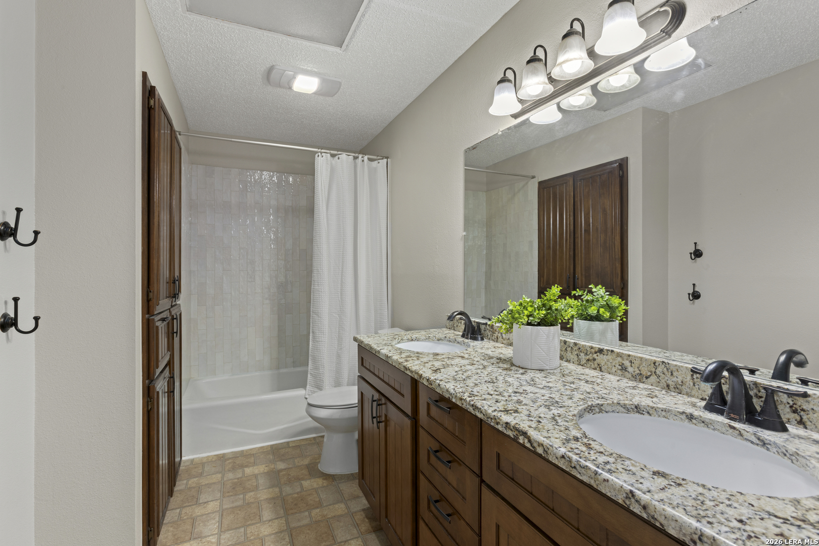 4626 Spotted Oak Woods