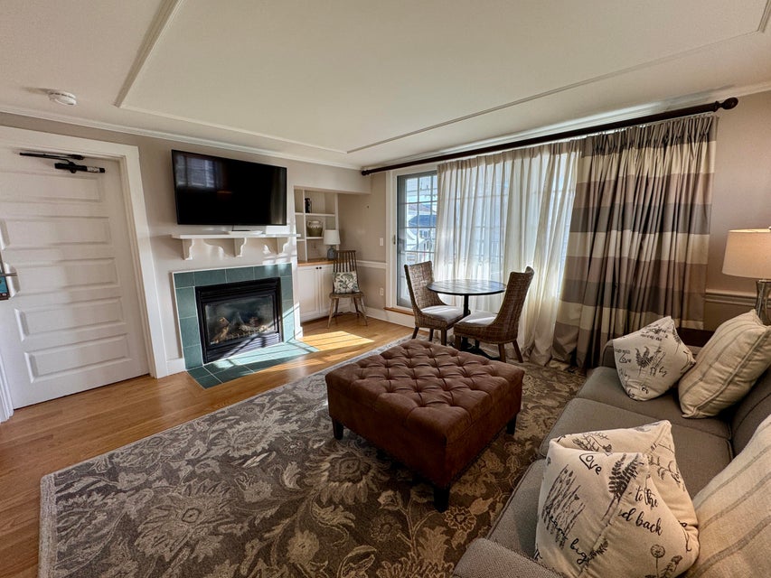 38 North Water Street # 2 Unit: R-2