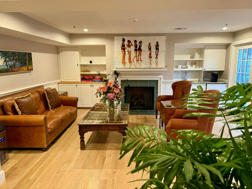 38 North Water Street # 2 Unit: R-2