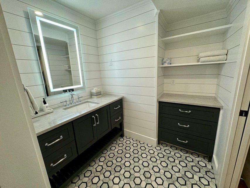 38 North Water Street # 2 Unit: R-2