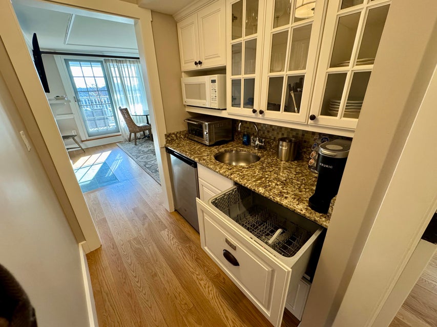 38 North Water Street # 2 Unit: R-2