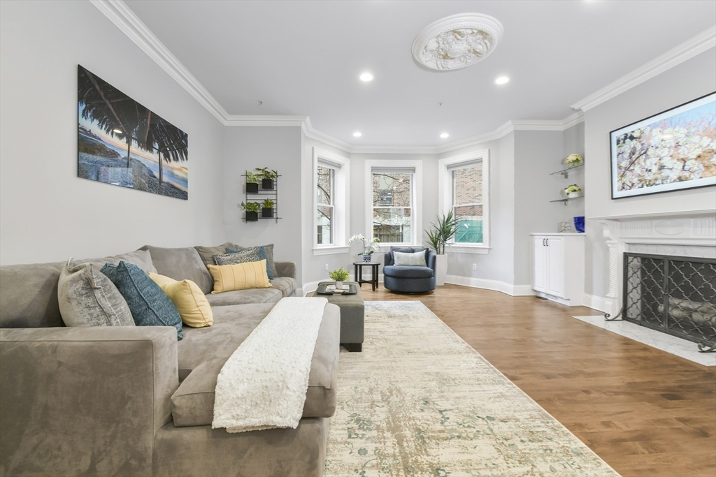 63 Saint Botolph St # 1