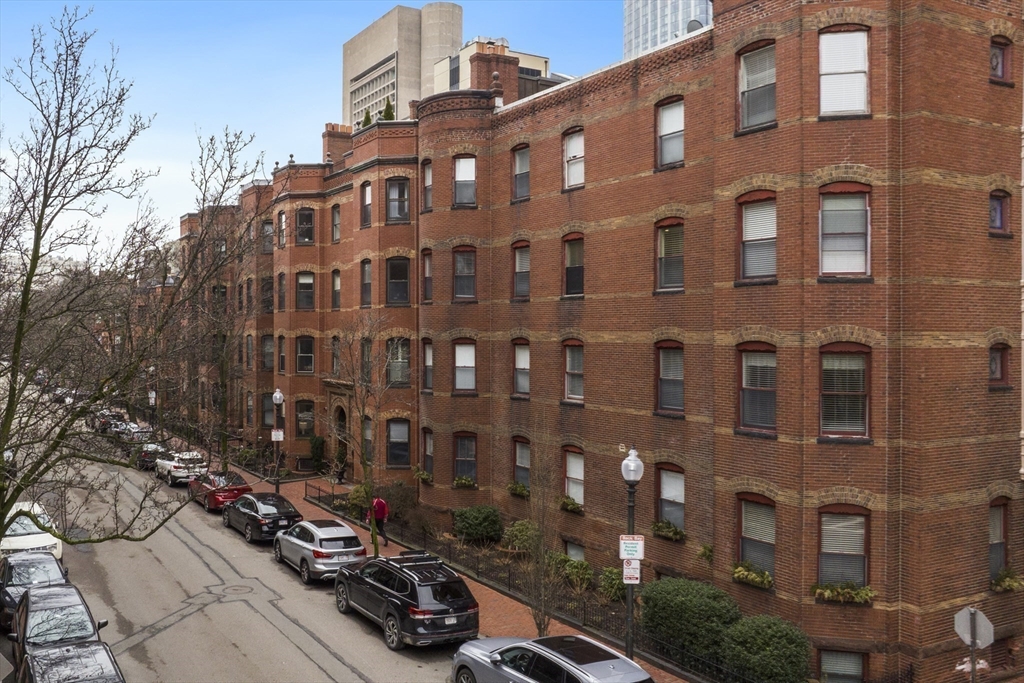 63 Saint Botolph St # 1