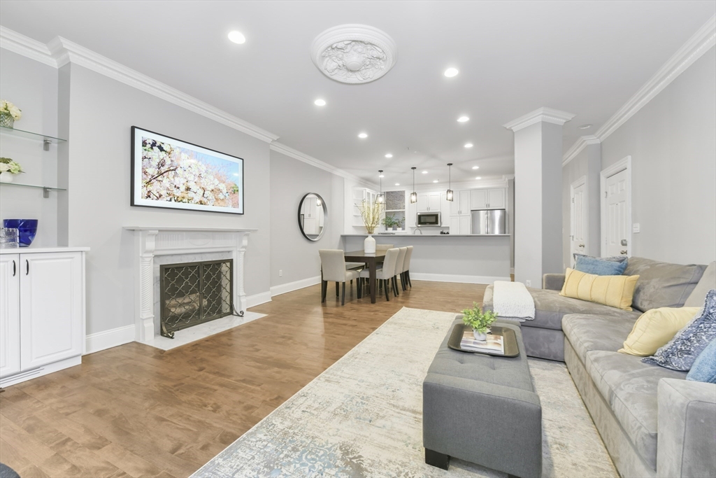 63 Saint Botolph St # 1