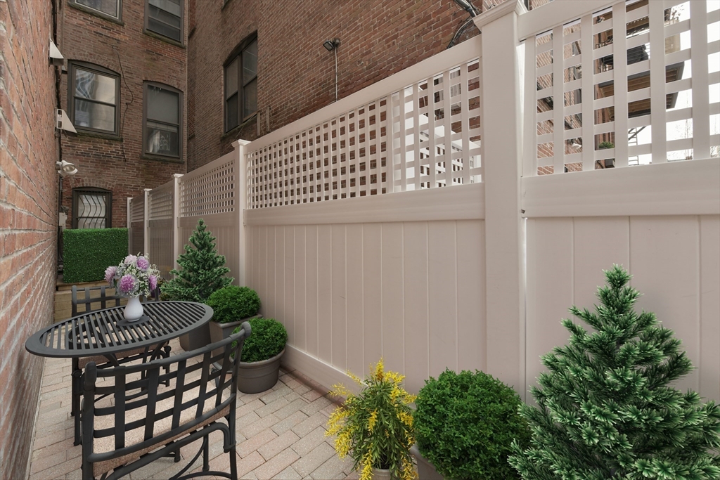 63 Saint Botolph St # 1