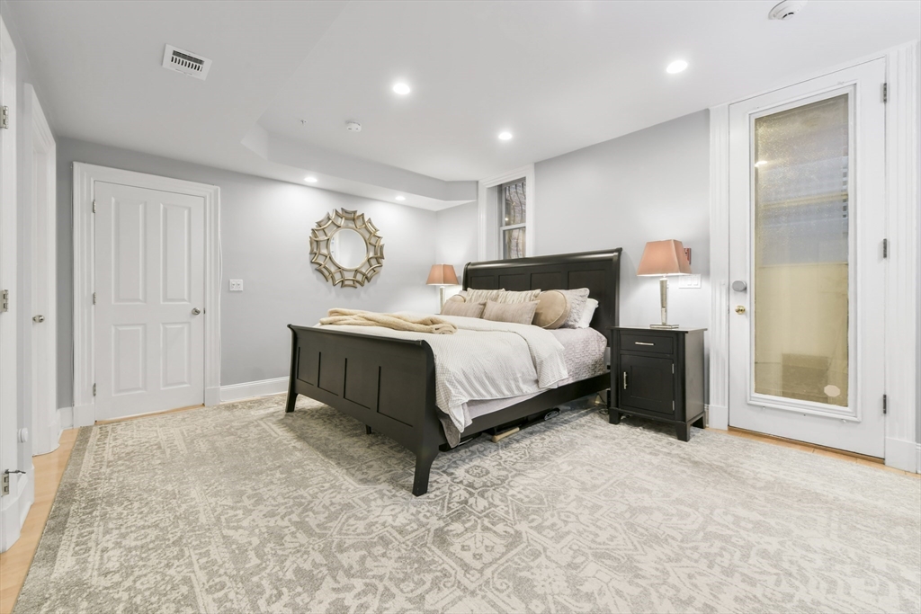 63 Saint Botolph St # 1