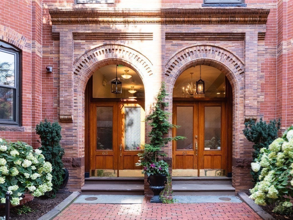 63 Saint Botolph St # 1