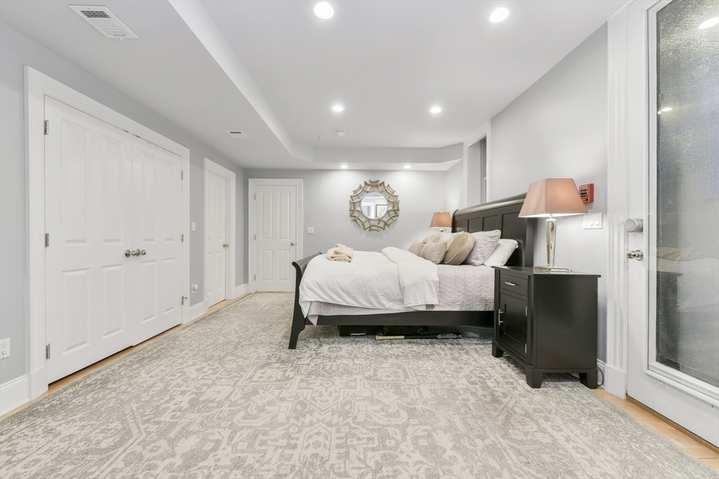 63 Saint Botolph St # 1