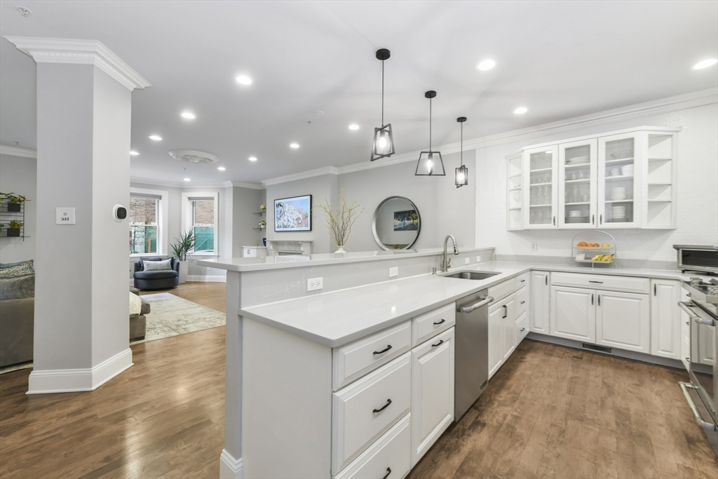 63 Saint Botolph St # 1