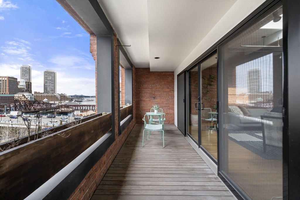 33 Sleeper St # 605