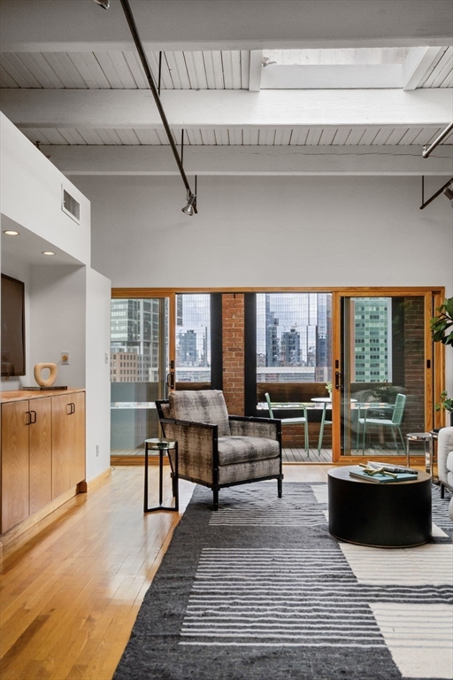 33 Sleeper St # 605