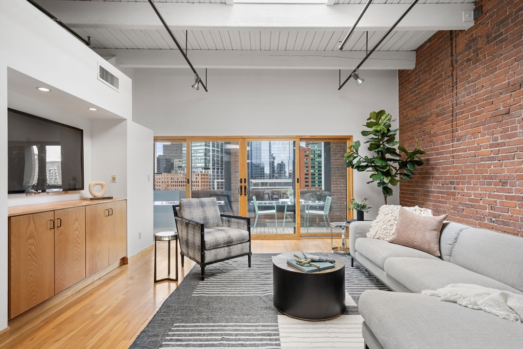 33 Sleeper St # 605