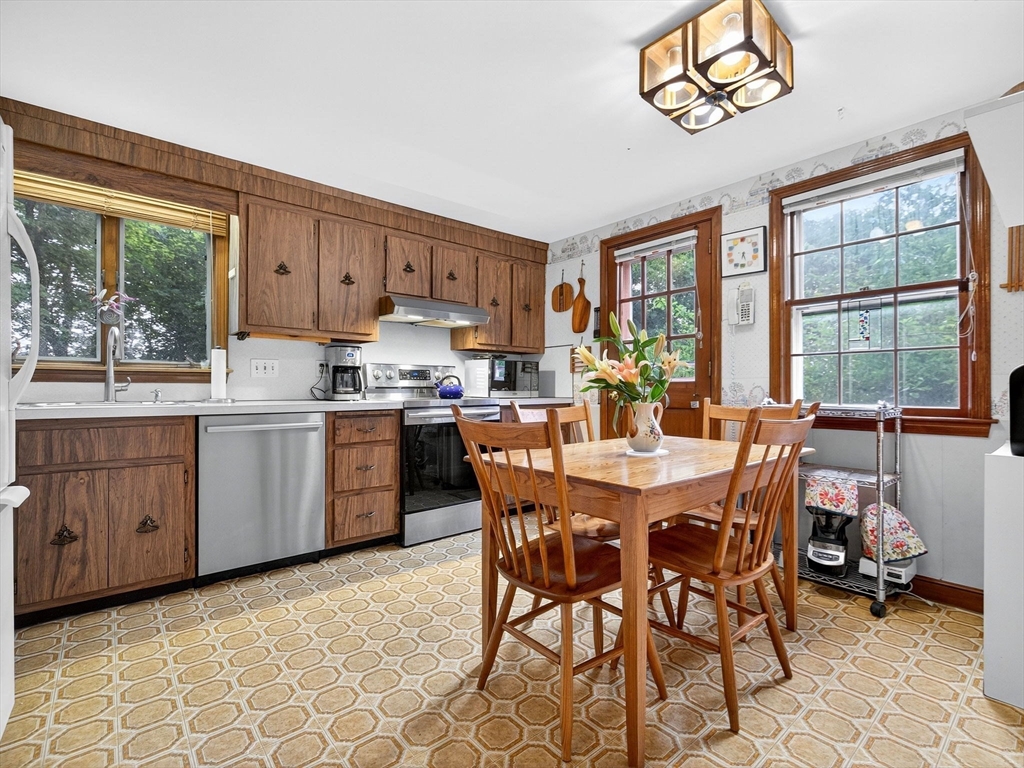 27 Maplewood Ave