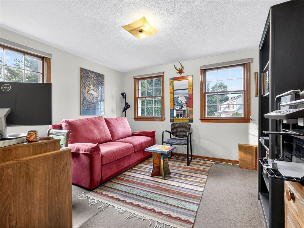 27 Maplewood Ave