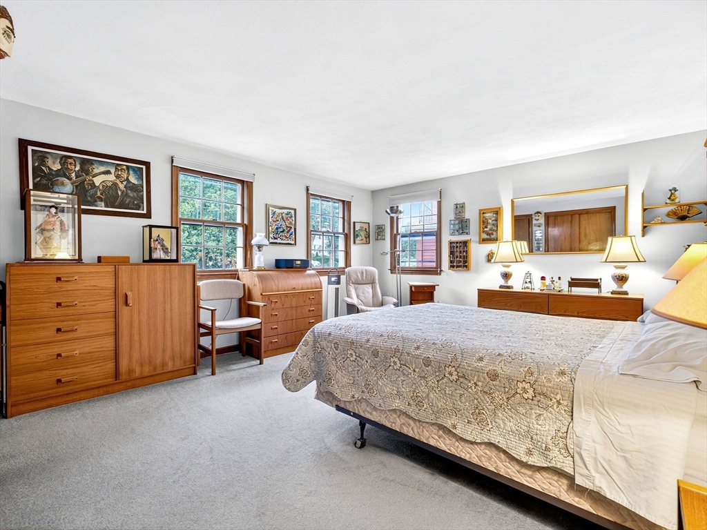 27 Maplewood Ave