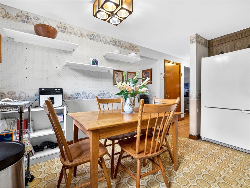 27 Maplewood Ave