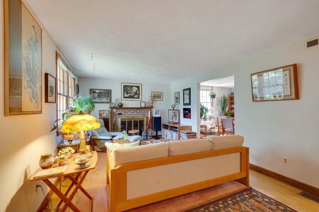 27 Maplewood Ave