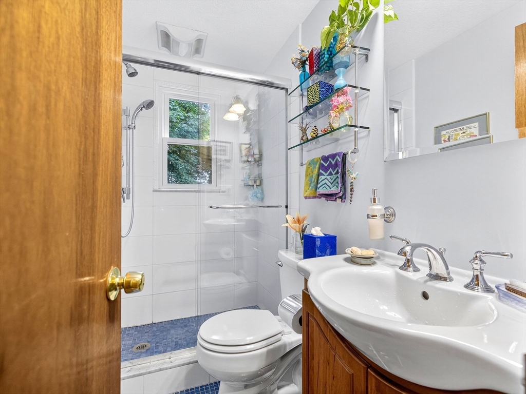 27 Maplewood Ave