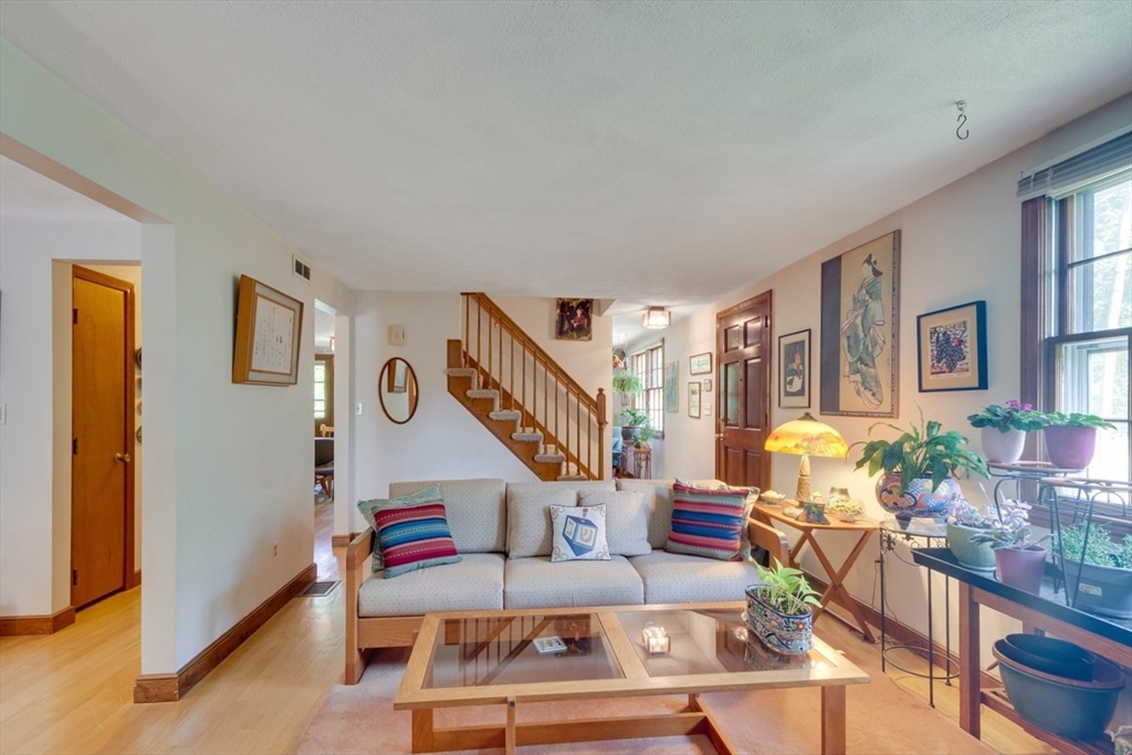 27 Maplewood Ave