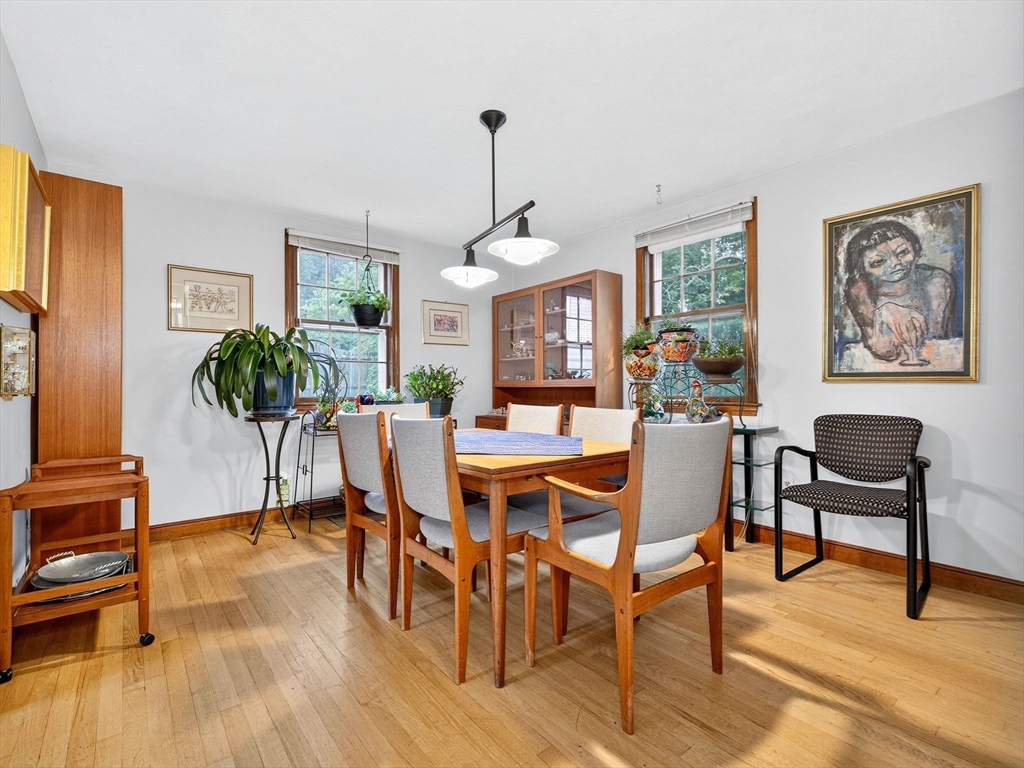 27 Maplewood Ave