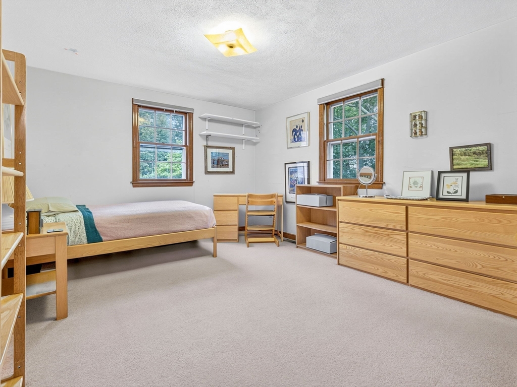 27 Maplewood Ave