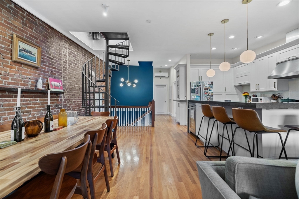 1778 Beacon St # 302