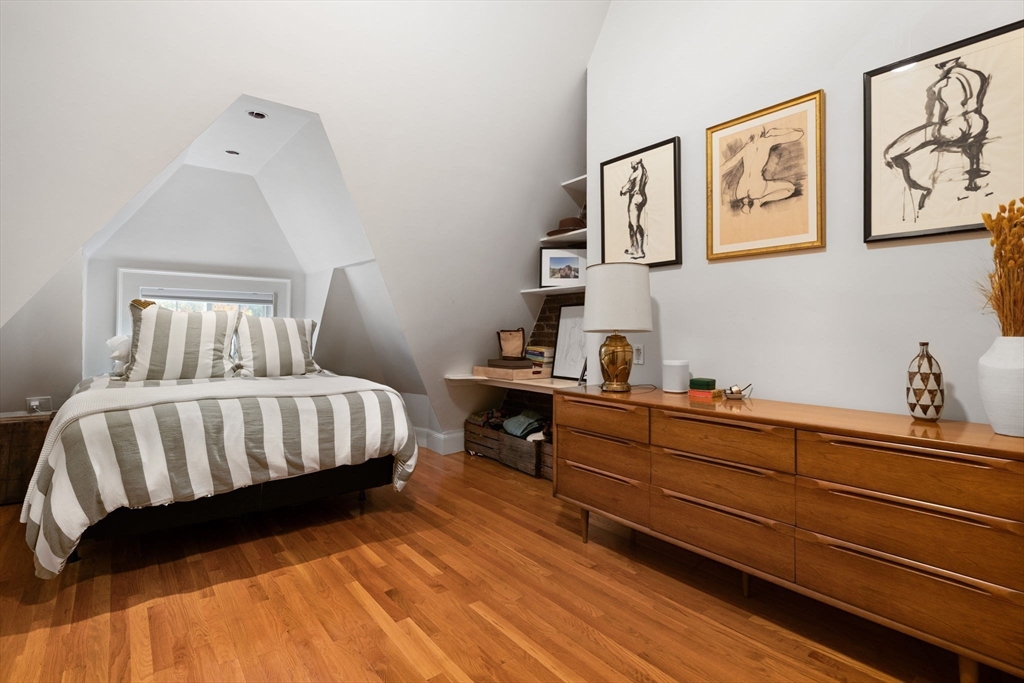 1778 Beacon St # 302