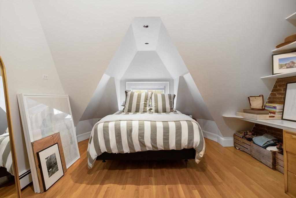 1778 Beacon St # 302