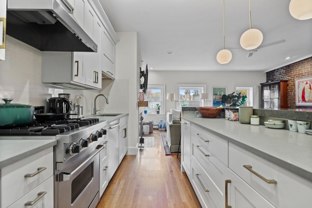 1778 Beacon St # 302