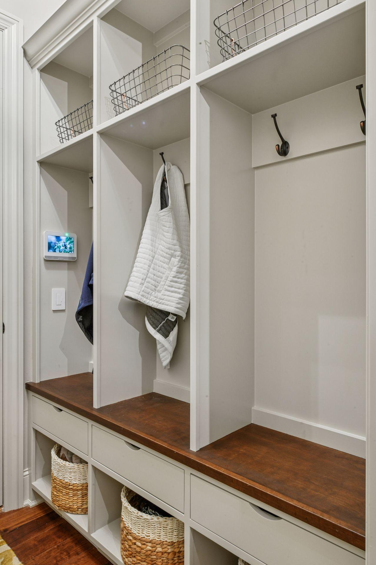 425 Carpenters Point